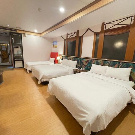 Wenpin Hotel - Pier 2 Kaohsziung Kültér fotó