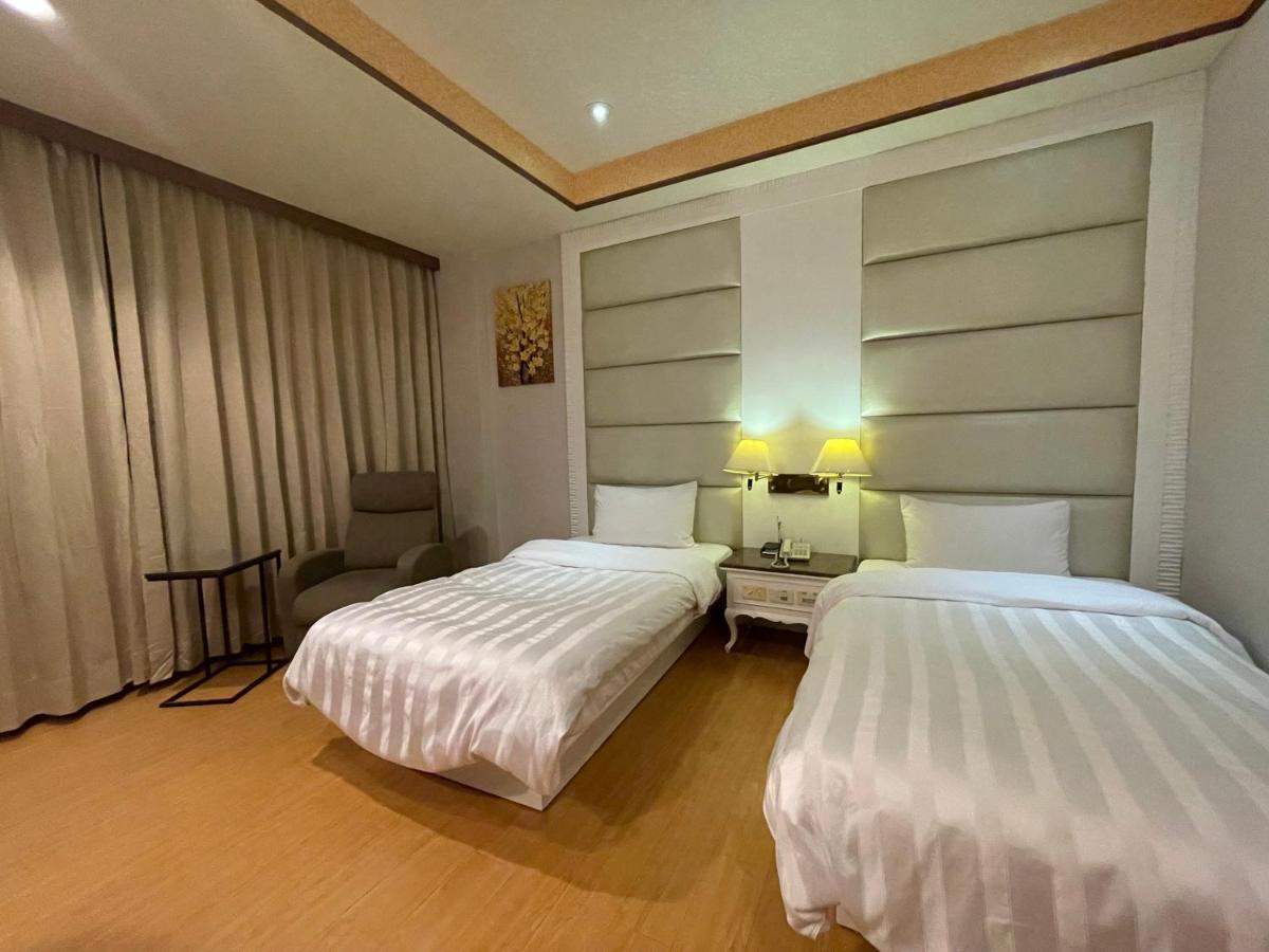 Wenpin Hotel - Pier 2 Kaohsziung Kültér fotó