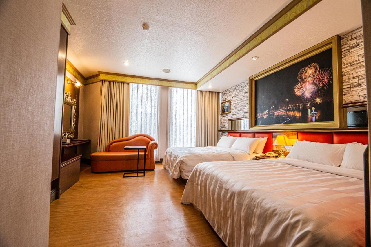 Wenpin Hotel - Pier 2 Kaohsziung Kültér fotó
