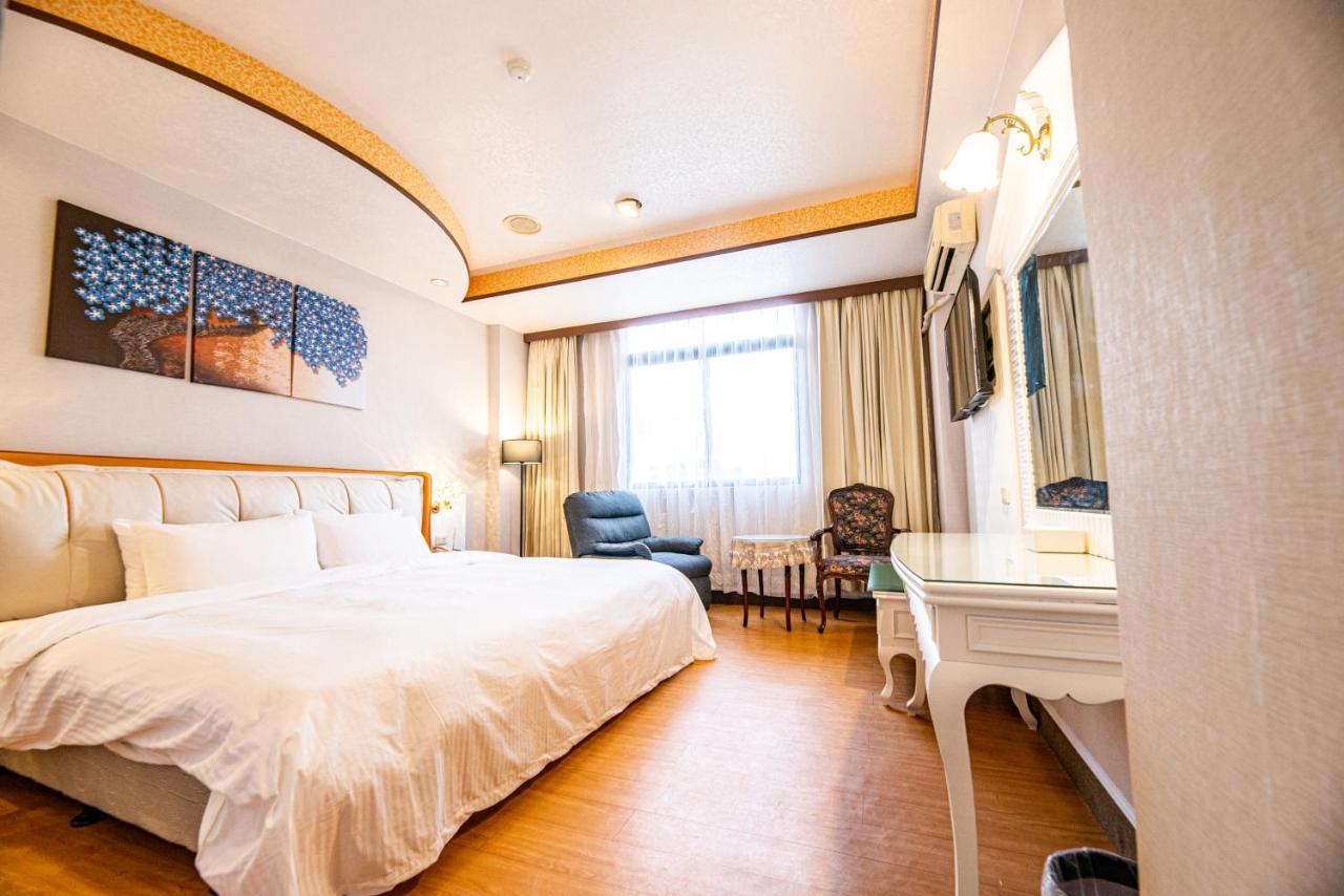 Wenpin Hotel - Pier 2 Kaohsziung Kültér fotó
