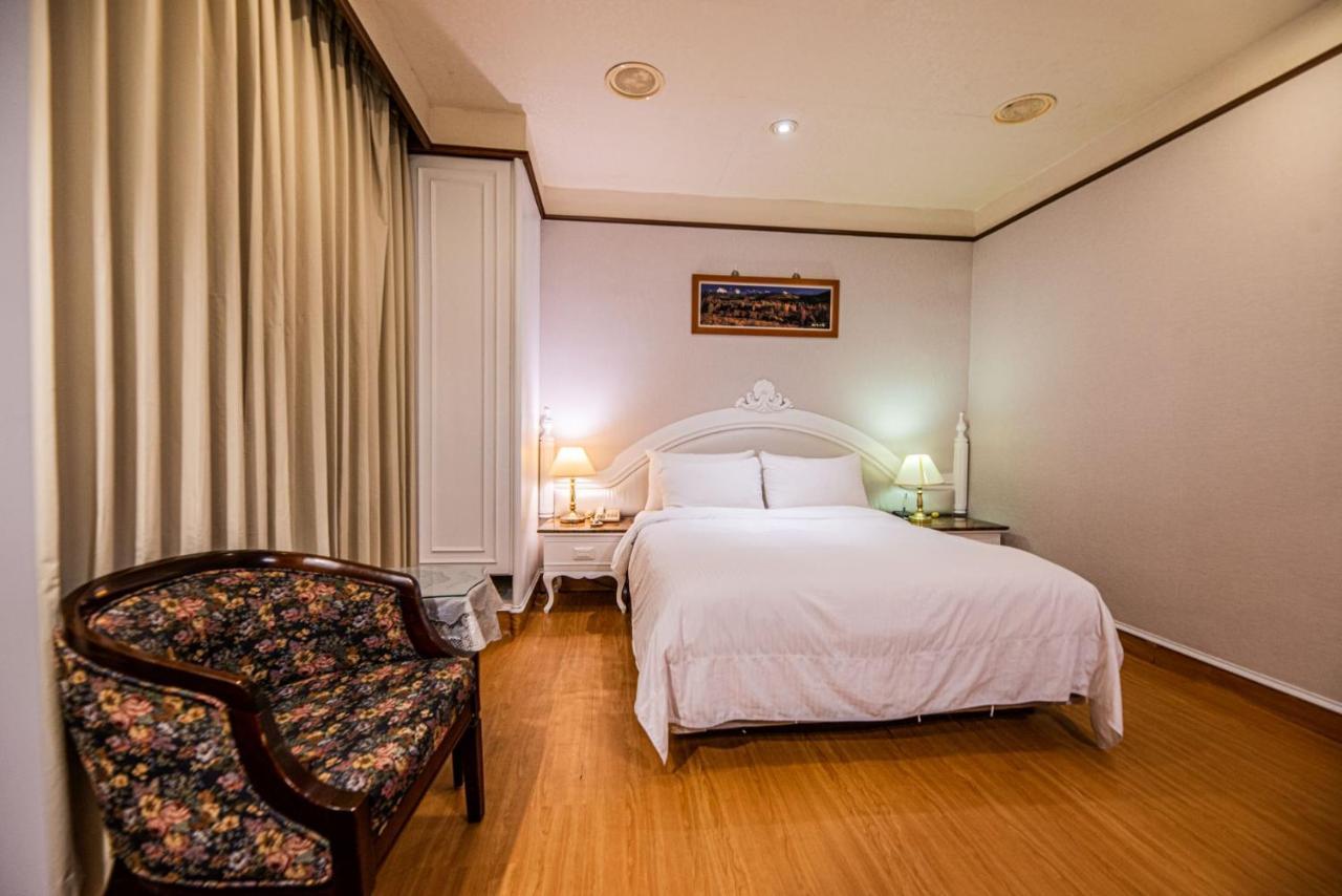 Wenpin Hotel - Pier 2 Kaohsziung Kültér fotó
